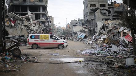 Die Weltgesundheitsorganisation verurteilt, dass Israels Einsätze immer wieder auch die Gesundheits-Infrastruktur im Gazastreifen treffen.