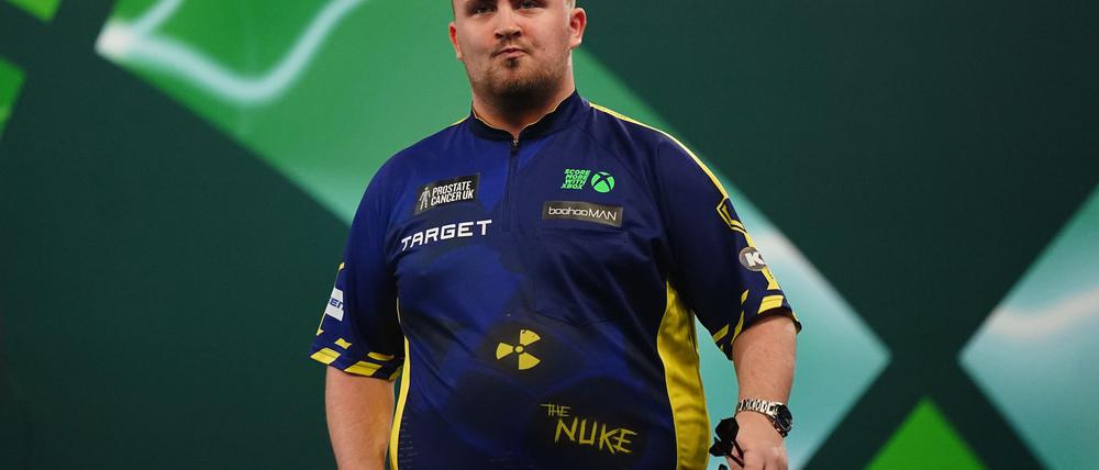 Locker im Achtelfinale: der erfolgreiche Youngster Luke Littler.