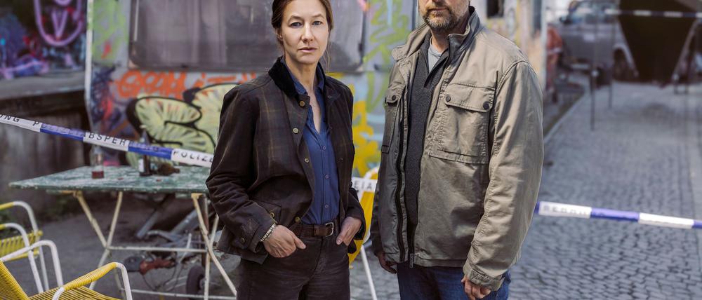 Cris Blohm und ihren Kollegen Dennis Eden zieht es dieses Mal in eine Künstlerkolonie, deren Bewohnerinnen und Bewohner ein letztes Stück ungeordnetes München erleben dürfen.