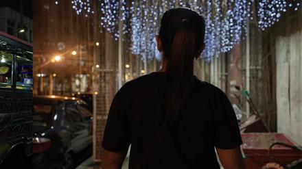 Gemeinschaftsarbeit: Kiri Dalena schuf zusammen mit Ben Brix die Video-Installation „Walang Masulingan“, 2024.