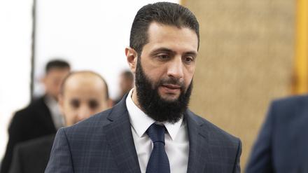 Ahmad al-Scharaa, auch bekannt als Abu Mohammed al-Dschulani, ist der neue Machthaber in Syrien.