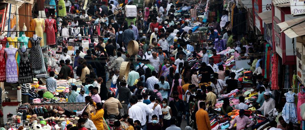 Die Weltbevölkerung beträgt einer Schätzung zufolge zum Jahreswechsel 8,155 Milliarden Menschen. (Illustration)