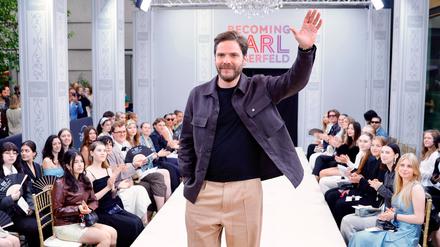 Daniel Brühl Ende Mai bei der Deutschlandpremiere der Serie „Becoming Karl Lagerfeld“ in Berlin.