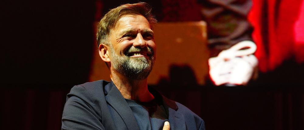 Hand aufs Herz. Jürgen Klopp gefällt das Geschäftsmodell von Red Bull.
