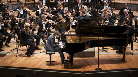 Daniil Trifonov, Kirill Petrenko und die Berliner Philharmoniker | Bild: Stephan Rabold