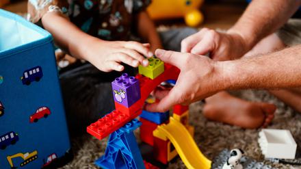In Berlin leben rund 2.000 Kinder und Jugendliche in Pflegefamilien. 