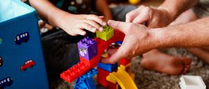 In Berlin leben rund 2.000 Kinder und Jugendliche in Pflegefamilien.