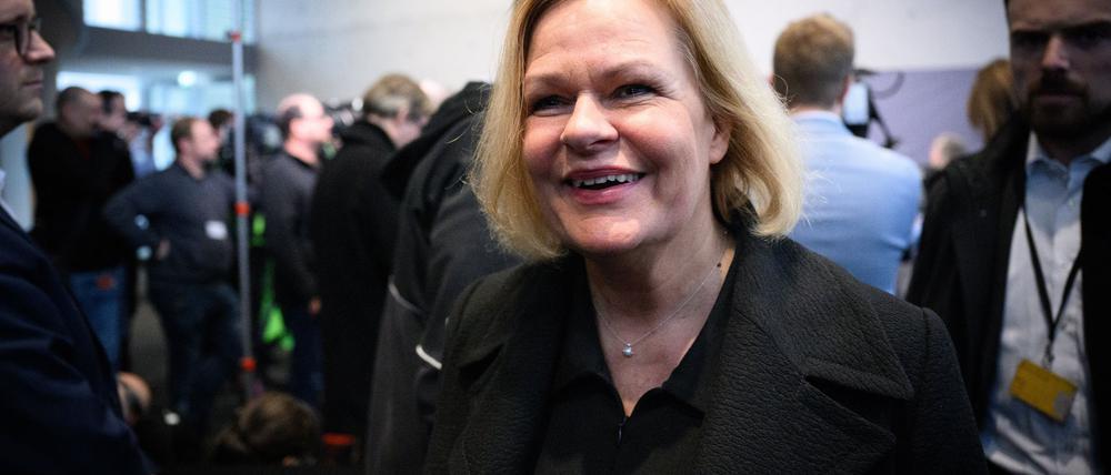 Innenpolitiker erwarten Aufklärung von Ministerin Nancy Faeser.