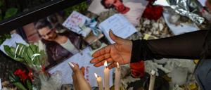 Payne war am 16. Oktober im Alter von 31 Jahren vom Balkon seines im dritten Stock gelegenen Hotelzimmers in der argentinischen Hauptstadt Buenos Aires in den Tod gestürzt.