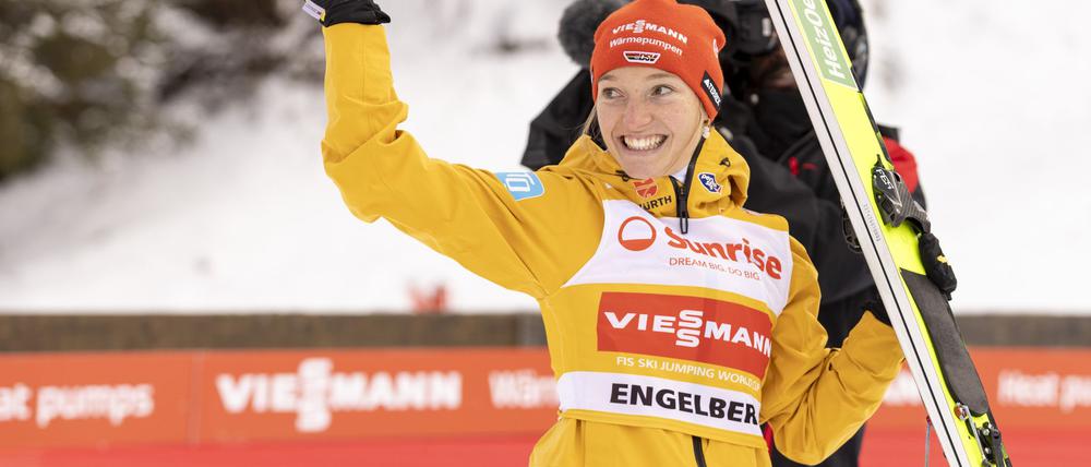 Ob Katharina Schmid bei einer geplanten Vierschanzentournee für Frauen noch aktiv dabei ist, ist offen.