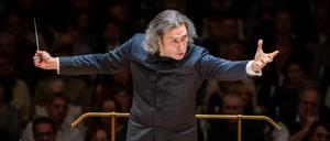 Vladimir Jurowski am 30. 12. 2024 im Konzerthaus am Gendarmenmarkt. 