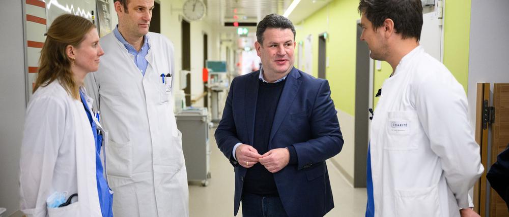 Heil fordert „Anstand“ gegenüber Ärzten oder Busfahrern