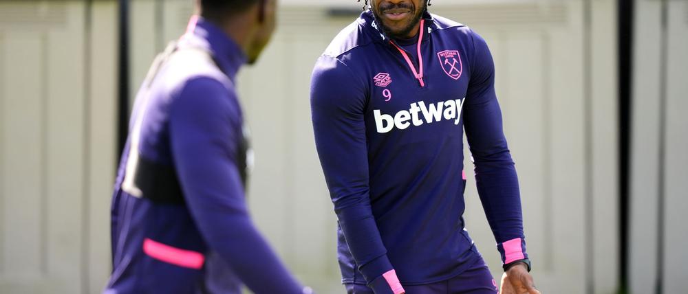 Fußballprofi Michail Antonio von West Ham United ist nach seinem Autounfall nicht mehr im Krankenhaus.