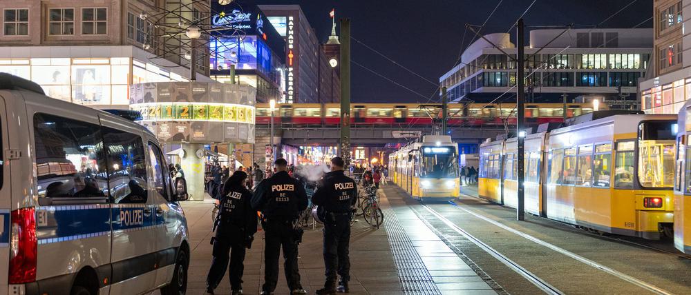 Die Polizei ist in Berlin im Großeinsatz. (Foto aktuell)