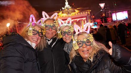 Vor dem Brandenburger Tor in Berlin steigt Deutschlands größte Silvesterparty.