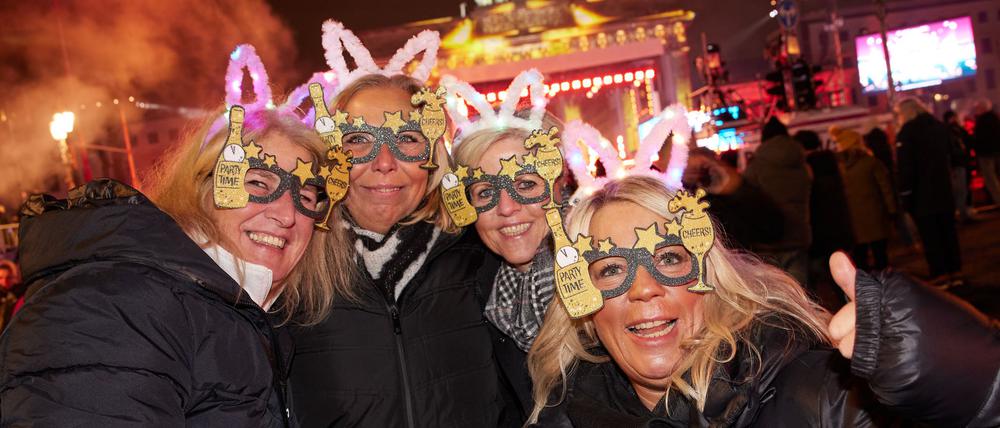 Vor dem Brandenburger Tor in Berlin steigt Deutschlands größte Silvesterparty.