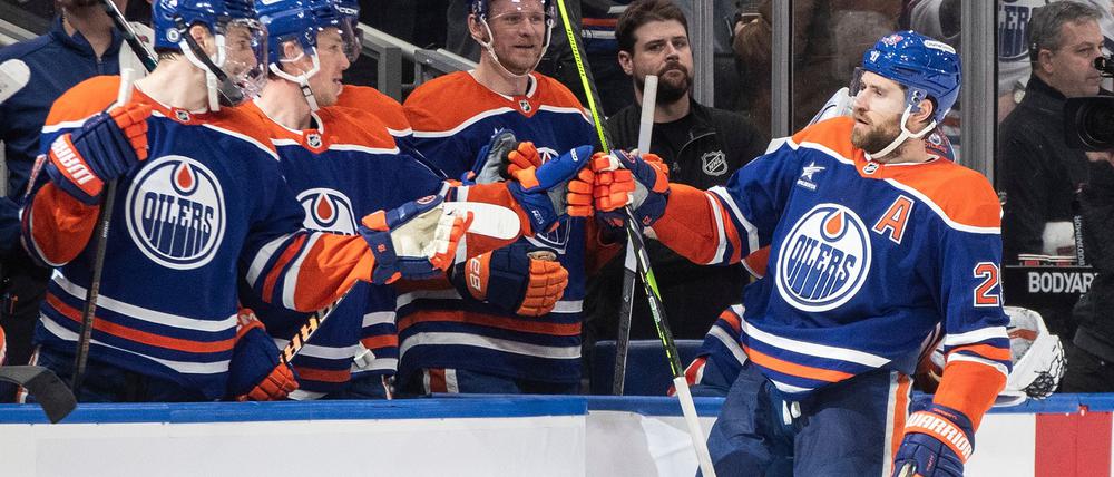 Leon Draisaitl führt die Torschützenliste der NHL mit 27 Treffern an.