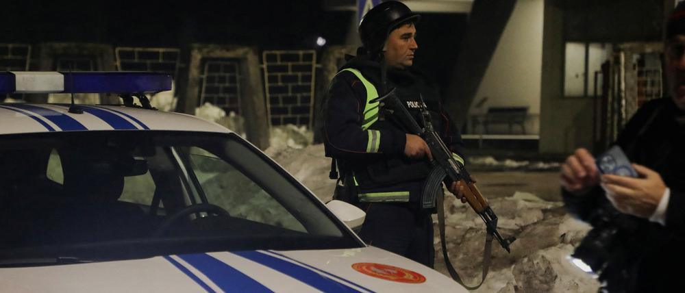 Ein Polizist in Montenegro.