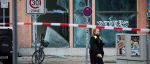 Der Einsatz von Kugelbomben sorgt für Schäden und besorgt viele Menschen (Archivbild)  