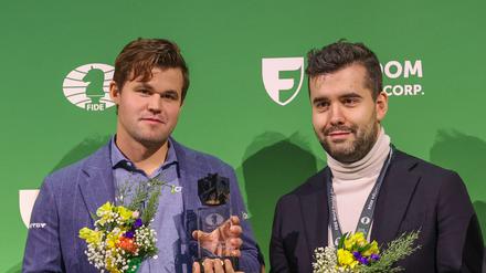 Magnus Carlsen und Jan Nepomnjaschtschi teilten sich die Goldmedaille nach der Blitzschach-Weltmeisterschaft.