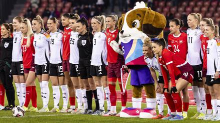 Maskottchen Maddli: Vorbote auf die EM im nächsten Sommer.