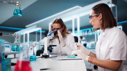 Wenn es nach den Experten des renommierten Fachblatts „Nature Medicine“ geht, dann könnte 2025 ein Jahr bahnbrechender Innovationen werden. 