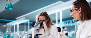 Wenn es nach den Experten des renommierten Fachblatts „Nature Medicine“ geht, dann könnte 2025 ein Jahr bahnbrechender Innovationen werden. 