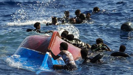 Die zwei Boote kenterten den Angaben zufolge in der Nähe der Kerkenna-Inseln.