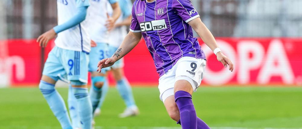 Erik Engelhardt wechselt vom VfL Osnabrück zu Liga-Konkurrent Energie Cottbus.