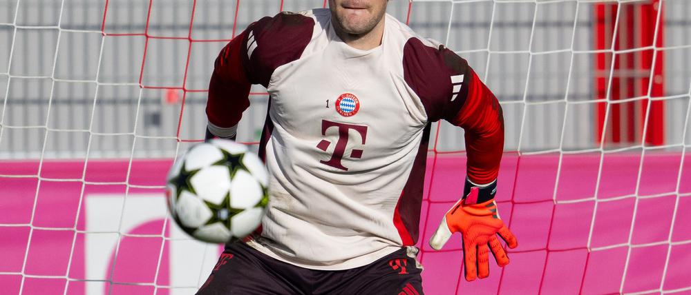 Auch der zuletzt verletzte Manuel Neuer ist beim Trainingsstart des FC Bayern dabei.