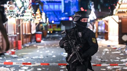 Nach dem Anschlag auf dem Magdeburger Weihnachtsmarkt soll ein Gutachten zum Täter in Auftrag gegeben werden. (Archivbild)
