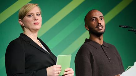 Die beiden Landesvorsitzenden der Grünen, Nina Stahr und Philmon Ghirmai.