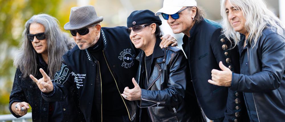 Mikkey Dee, hier rechts im Bild, mit den Scorpions.