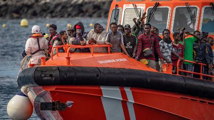 Auf dem Weg in die erhoffte bessere Zukunft verlieren immer wieder Migranten ihr Leben im Meer. (Archivbild)