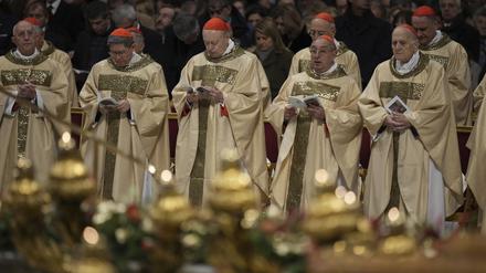 Mit der Öffnung der Heiligen Pforte im Petersdom im Vatikan wurde am 24. Dezember 2024 das Heilige Jahr eröffnet.