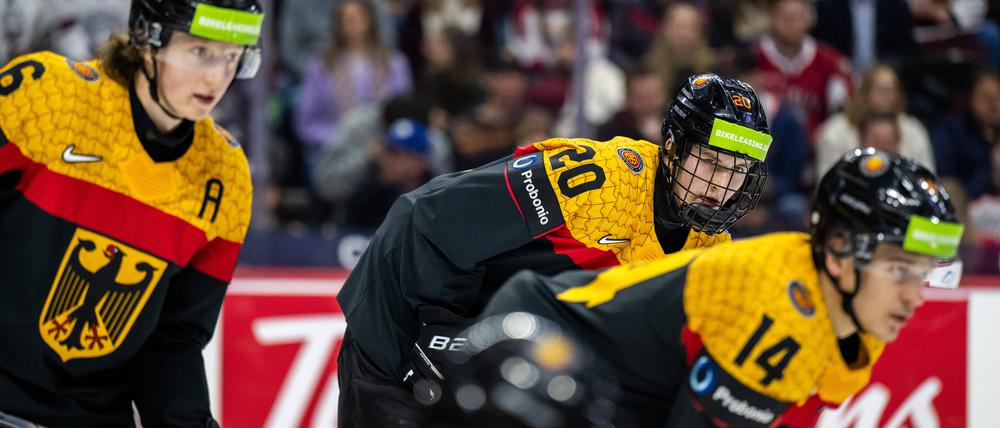Beine in die Hand. Maxim Schäfer (vorn) und das deutsche U-20-Team.