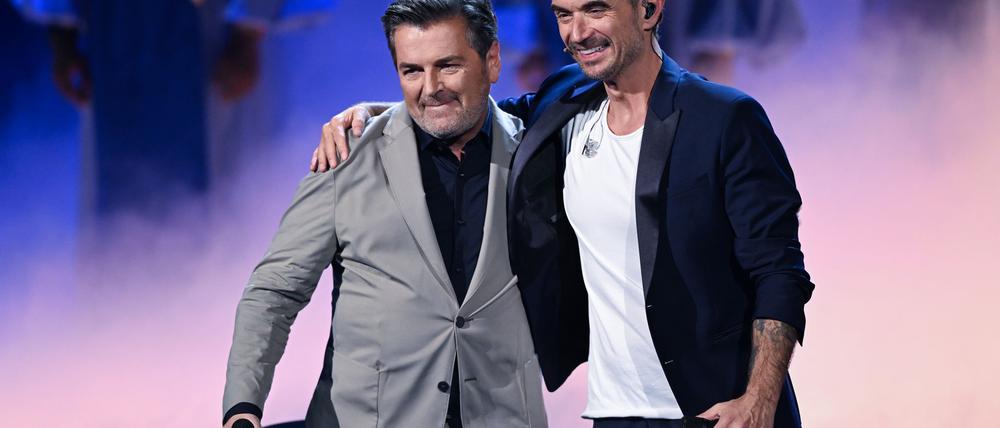 Thomas Anders (l) und Florian Silbereisen stehen auch mit ihrem zweiten Album wieder an der Spitze der deutschen Charts. (Archivbild)