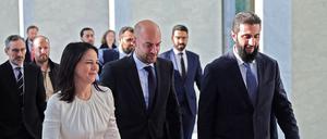 Am Freitag traf Außenministerin Annalena Baerbock unter anderem auf Syriens neuen starken Mann Ahmed al-Scharaa (rechts).