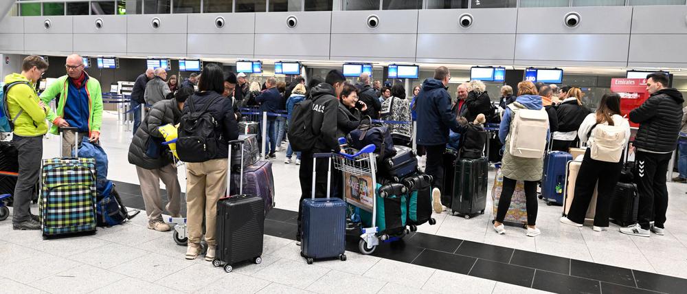 Für viele Passagiere wurde die Grenzkontrolle an den deutschen Flughäfen wegen einer IT-Störung zur Nervenprobe.