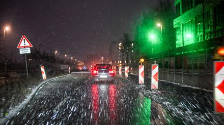Der Deutsche Wetterdienst kündigt Frost und Glätte in Berlin und Brandenburg an, später soll es schneien. (Symbolbild)