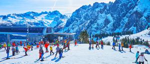 Wer im österreichischen Dachstein-Gebiet seinen Winterurlaub verbracht hat, sollte auf vermeintliche Erkältungssymptome achten.