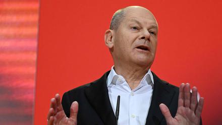 Roderich Kiesewetter (CDU) hat von einer angeblich geplanten Scholz-Reise nach Moskau berichtet: Der Kanzler nennt das eine „Falschbehauptung“.