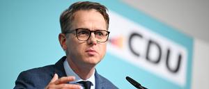 Carsten Linnemann, CDU-Generalsekretär, will Empfänger staatlicher Leistungen bundesweit verpflichten, einer Arbeit nachzugehen.