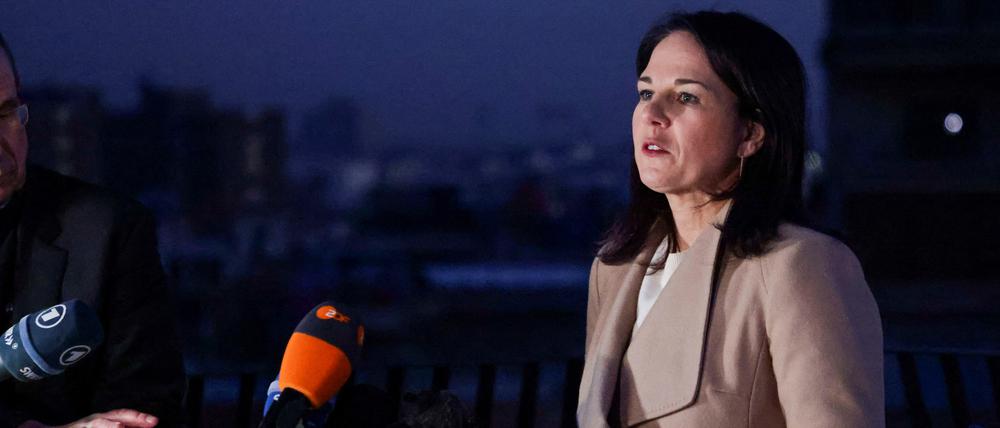 Außenministerin Annalena Baerbock spricht am 3. Januar 2025 bei einer Pressekonferenz in Damaskus.