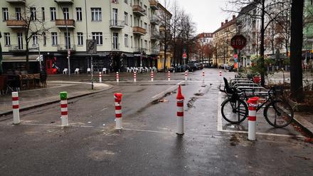 Poller in der Niederbarnimstraße in Friedrichshain. 