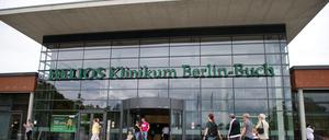 Der Haupteingang des Helios-Klinikums Berlin-Buch.