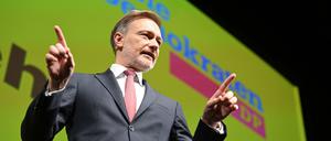 Christian Lindner, Bundesvorsitzender der FDP, spricht im Opernhaus in Stuttgart beim traditionellen Dreikönigstreffen der FDP.