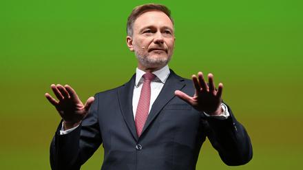 Christian Lindner, Bundesvorsitzender der FDP, spricht im Opernhaus in Stuttgart beim traditionellen Dreikönigstreffen der Partei. 