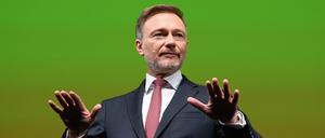 Christian Lindner, Bundesvorsitzender der FDP, spricht im Opernhaus in Stuttgart beim traditionellen Dreikönigstreffen der Partei. 