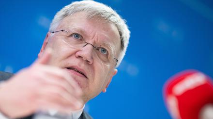 Berlins Landeswahlleiter Stephan Bröchler hält eine Diskussion um die Fristen bei vorgezogenen Bundestagswahlen für vernünftig. 